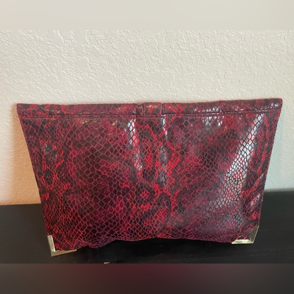 Large Clutch Red Snakeskin ⭐️BUNDLE & SAVE ⭐️ - Picture 2 of 2